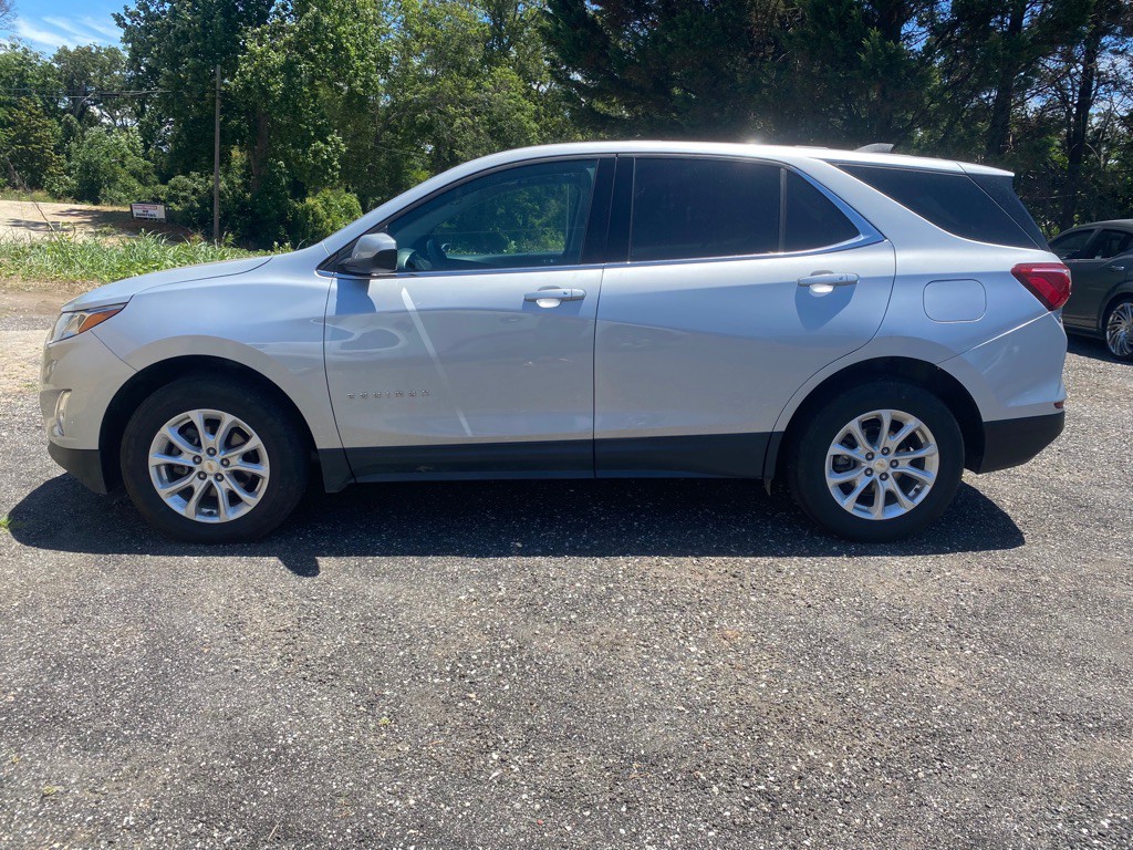 2018 Chevrolet Equinox Image 2