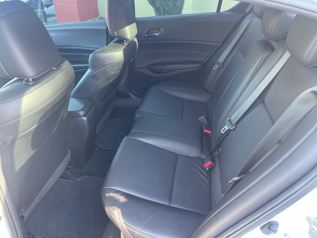 2016 Acura ILX Image 12