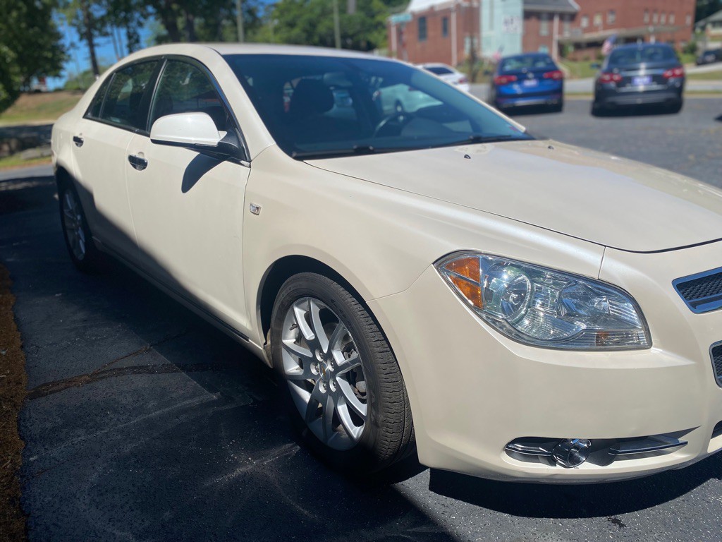 2011 Chevrolet Malibu Image 3