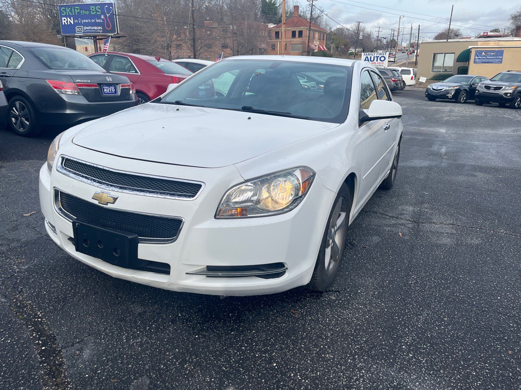 2012 Chevrolet Malibu Image 2