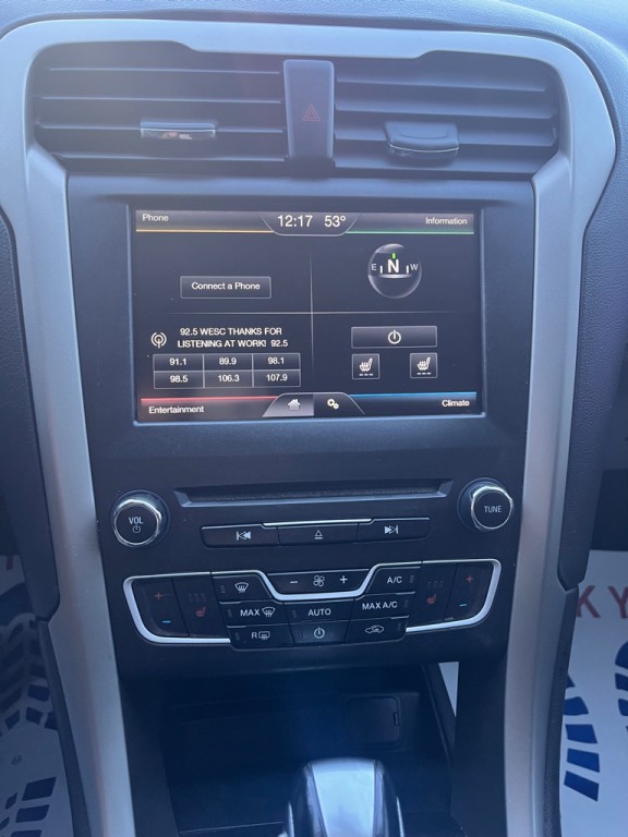2016 Ford Fusion Image 12