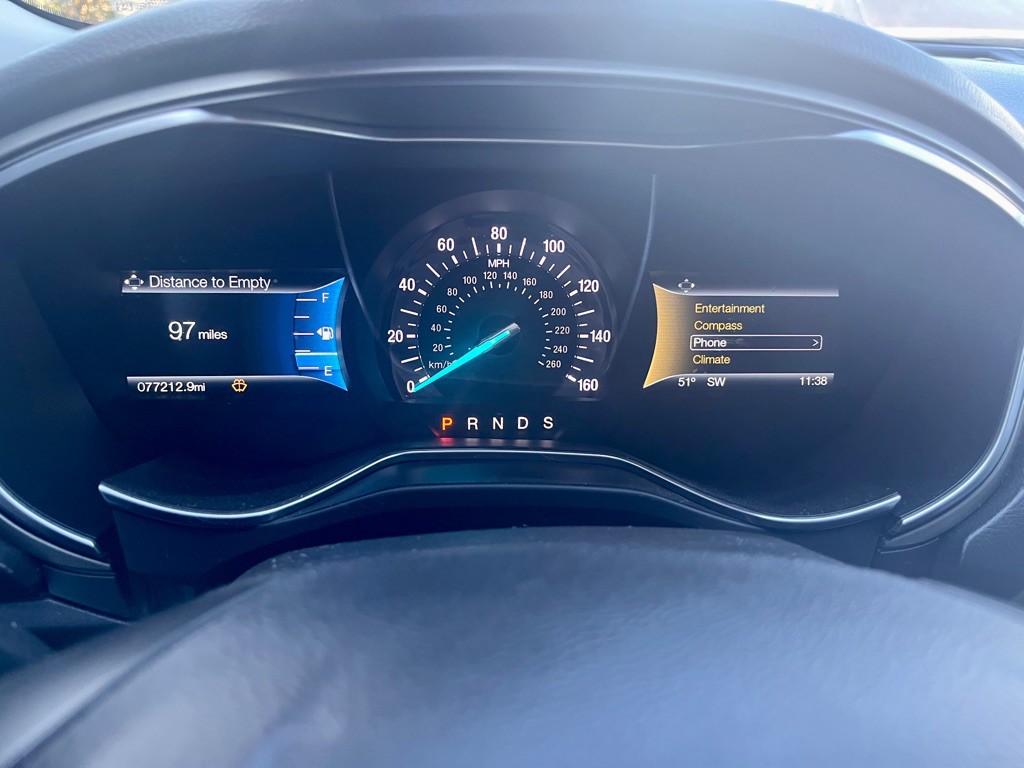 2016 Ford Fusion Image 16