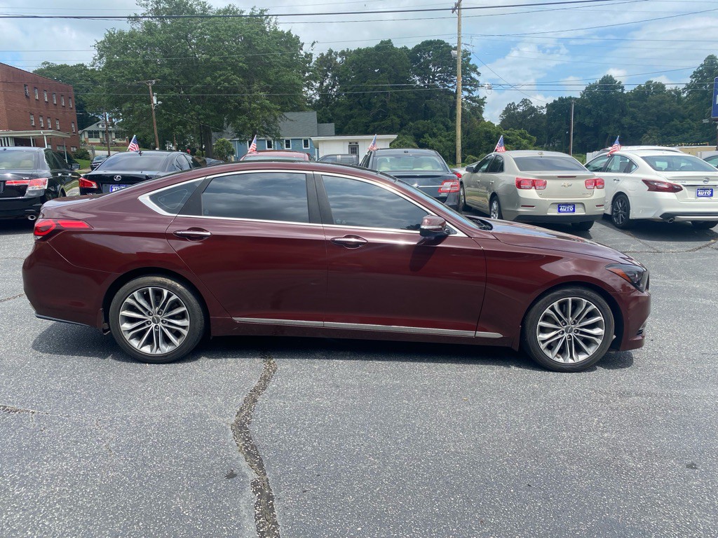 2016 Hyundai Genesis Image 5