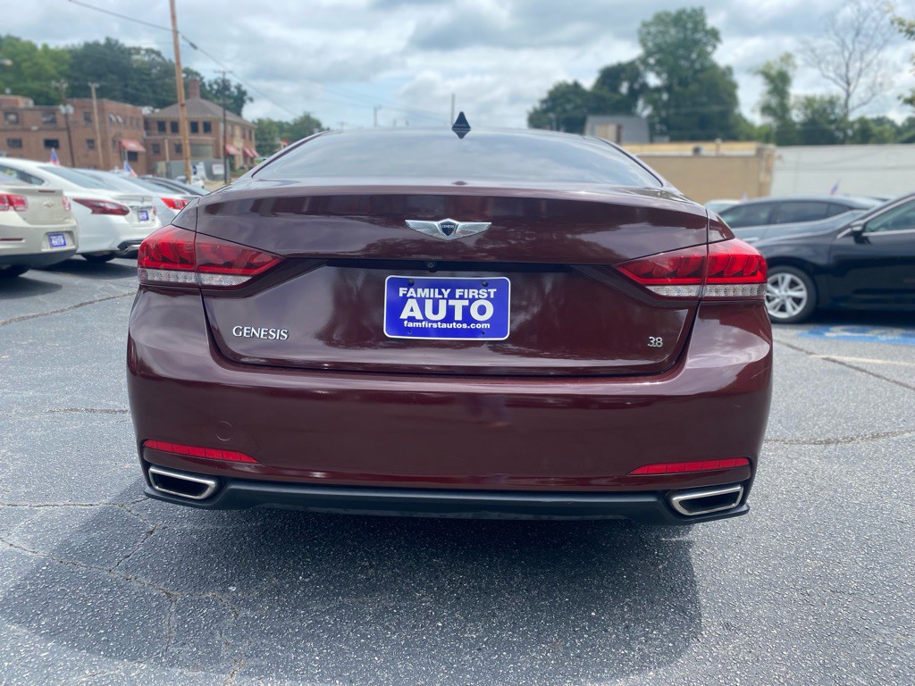 2016 Hyundai Genesis Image 6