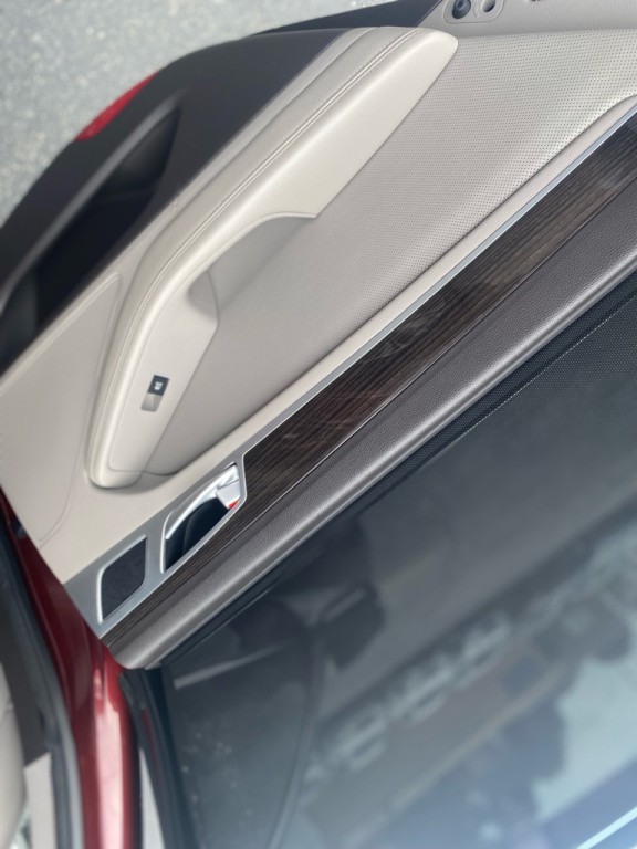 2016 Hyundai Genesis Image 7