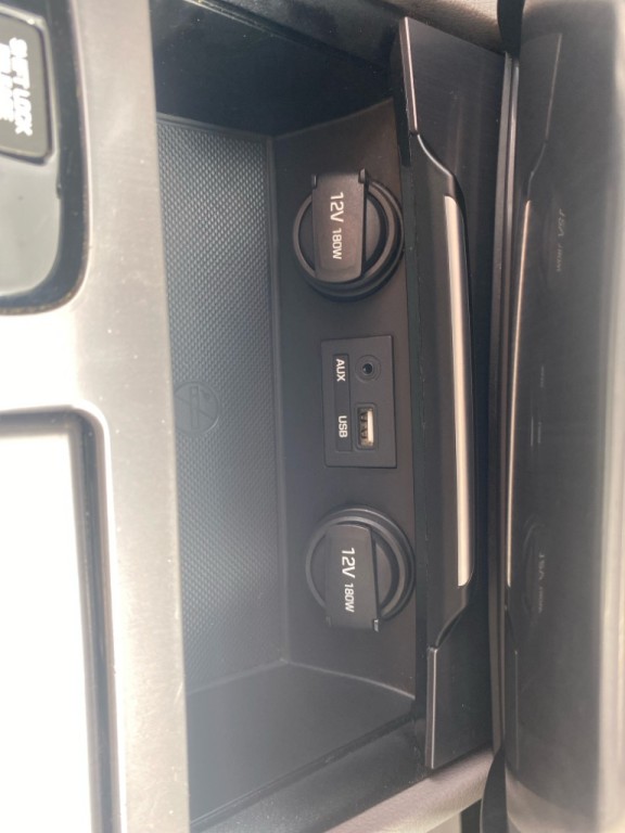 2016 Hyundai Genesis Image 17