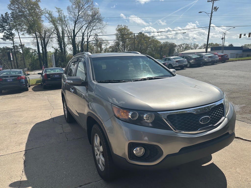 2011 Kia Sorento Image 2
