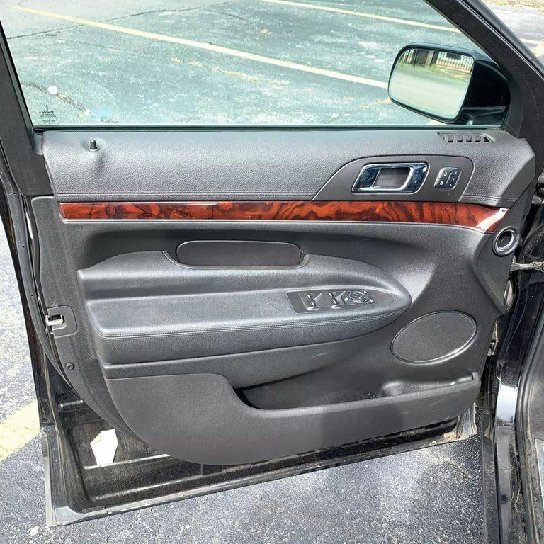 2015 Lincoln MKT Image 10