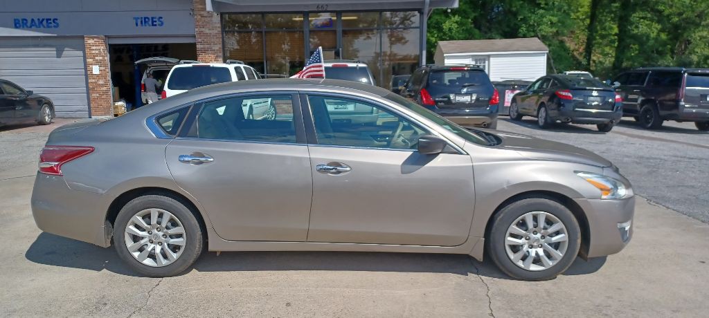 2014 Nissan Altima Image 1