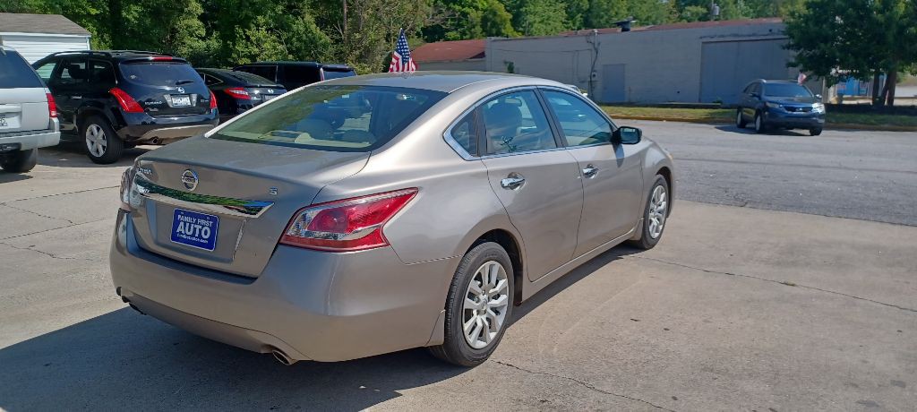 2014 Nissan Altima Image 2