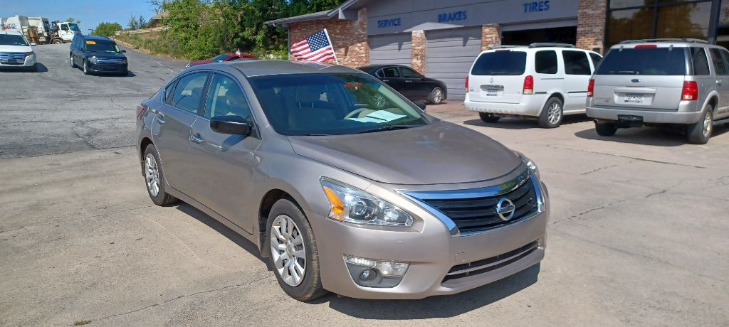 2014 Nissan Altima Image 8