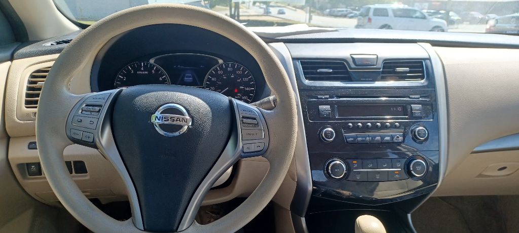 2014 Nissan Altima Image 10