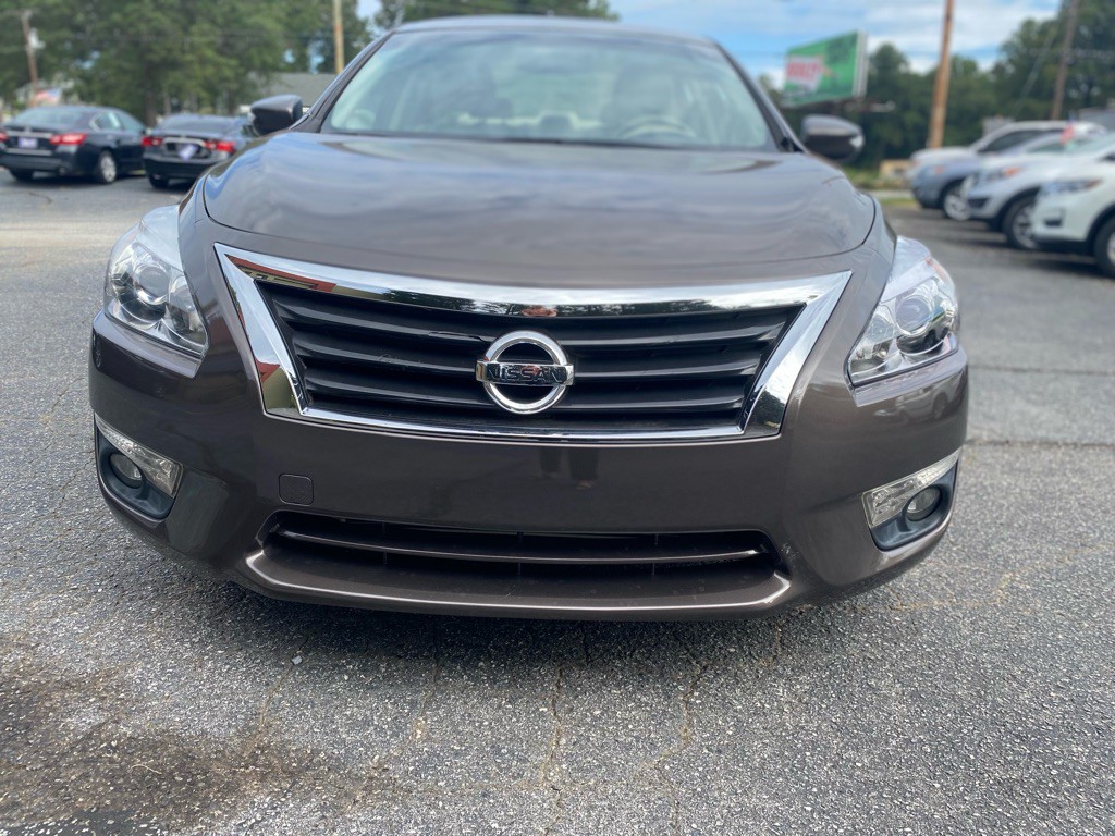 2015 Nissan Altima Image 2