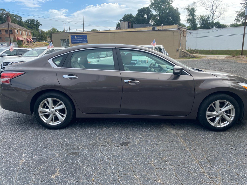 2015 Nissan Altima Image 4