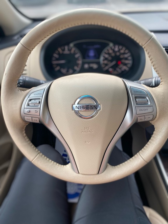 2015 Nissan Altima Image 8