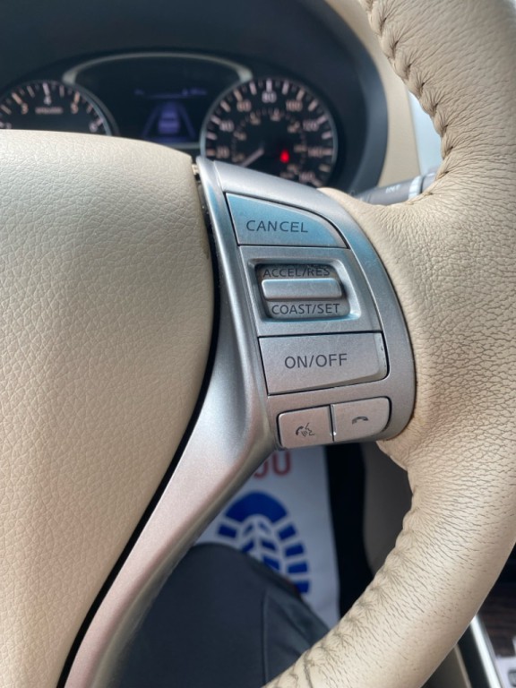 2015 Nissan Altima Image 9