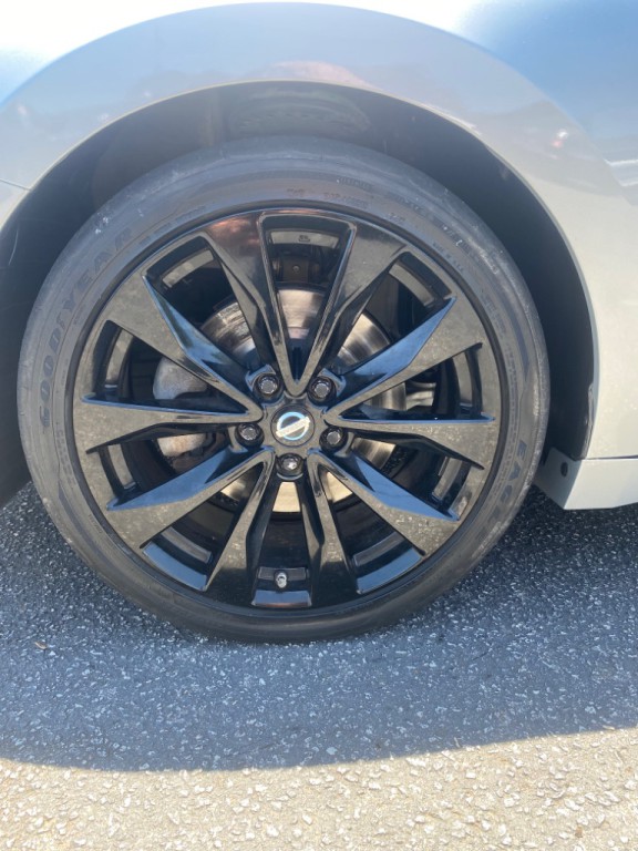 2017 Nissan Maxima Image 6