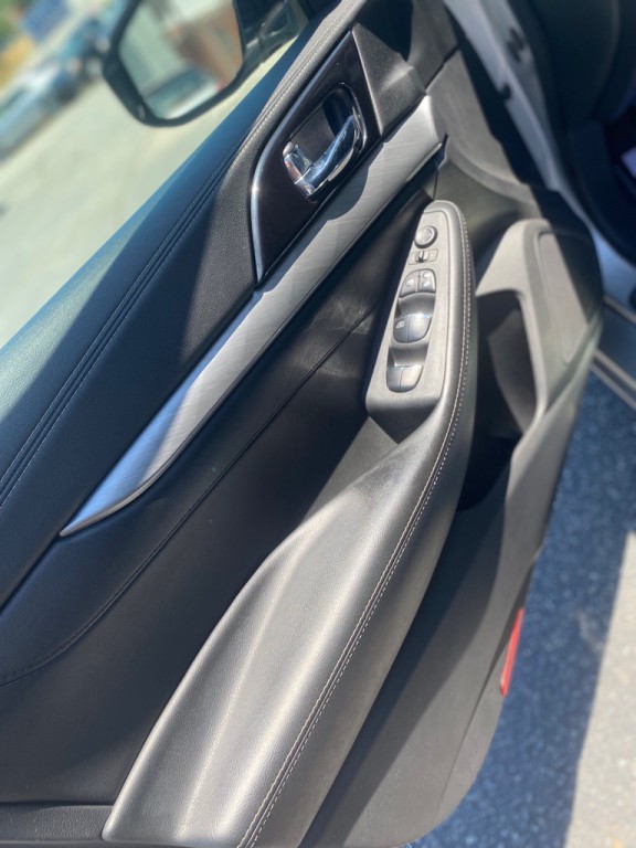 2017 Nissan Maxima Image 8