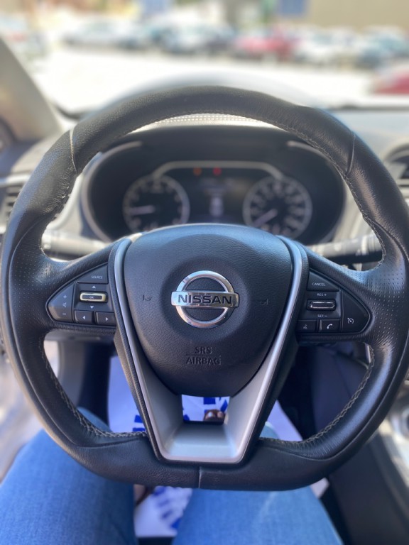 2017 Nissan Maxima Image 11