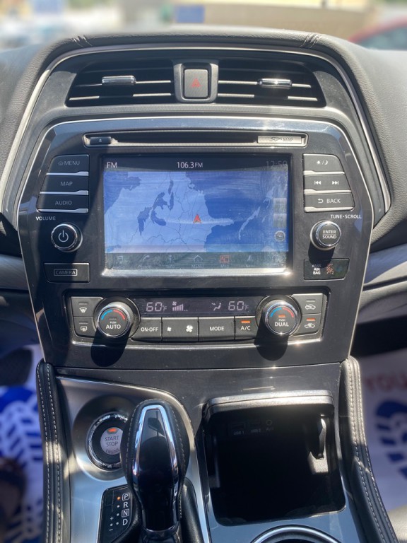 2017 Nissan Maxima Image 16