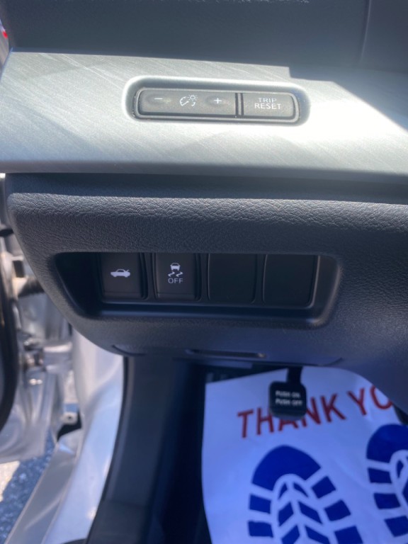 2017 Nissan Maxima Image 22