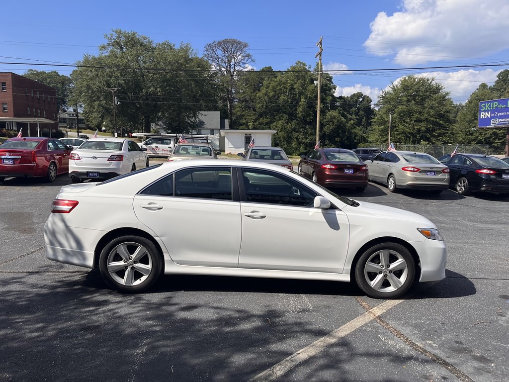 2010 Toyota Camry Image 7