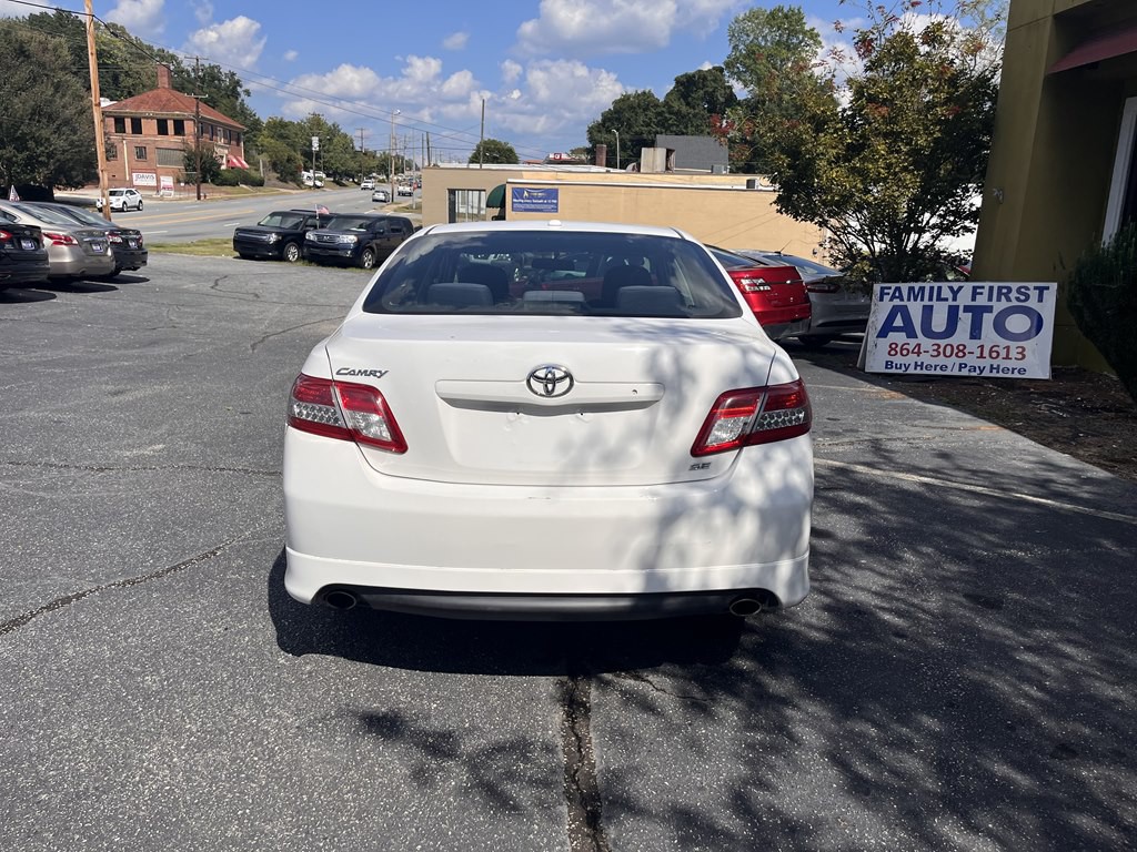 2010 Toyota Camry Image 8