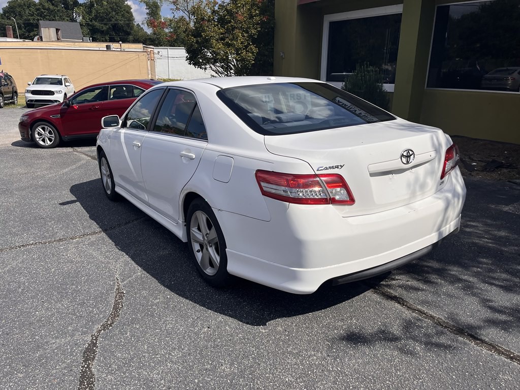 2010 Toyota Camry Image 9