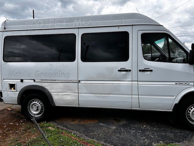 2006 Dodge Sprinter Image 2