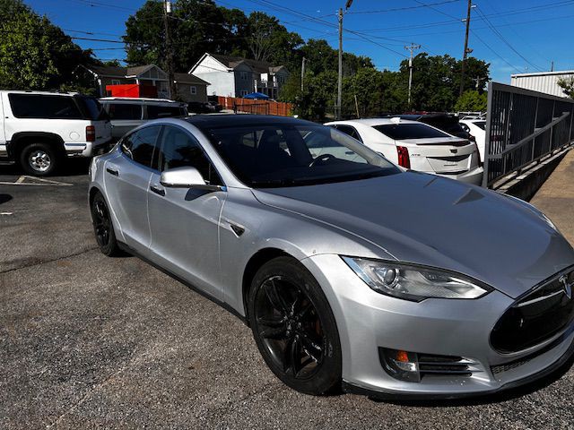 2013 Tesla Model S Image 13