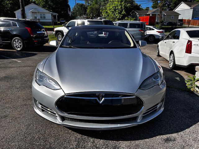 2013 Tesla Model S Image 14