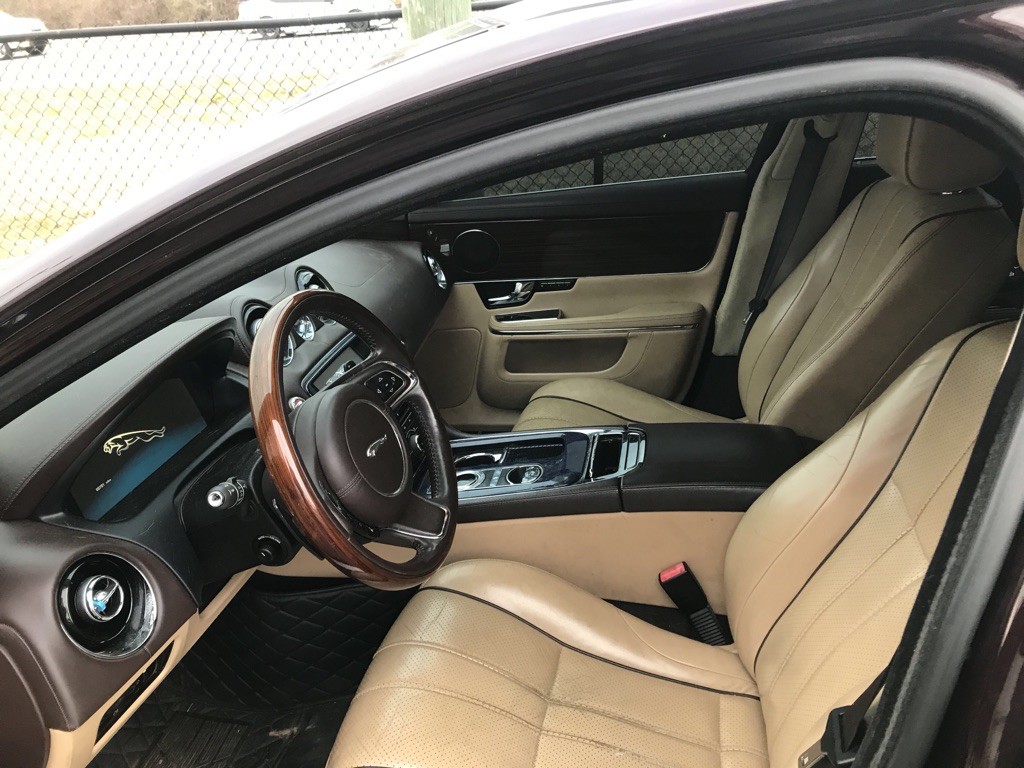 2011 Jaguar XJ Image 4