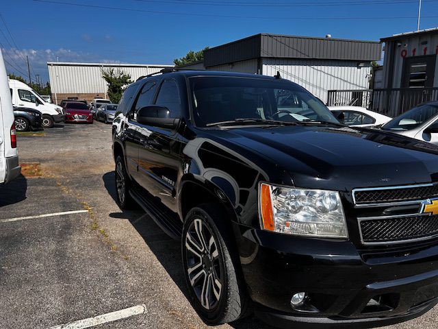 2007 Chevrolet Tahoe Image 2