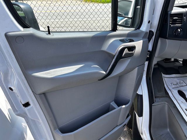 2014 Mercedes-Benz Sprinter Image 4
