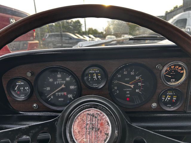 1970 FIAT 124 Spider Image 9