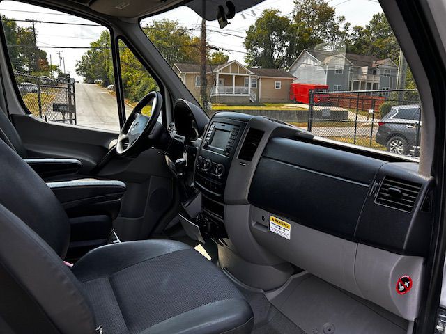 2016 Mercedes-Benz Sprinter Image 8