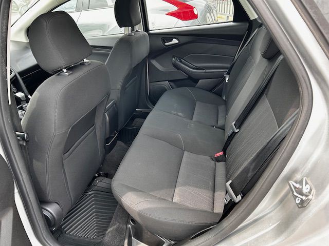 2017 Ford Focus Image 7