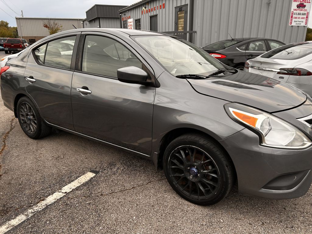 2016 Nissan Versa Image 2