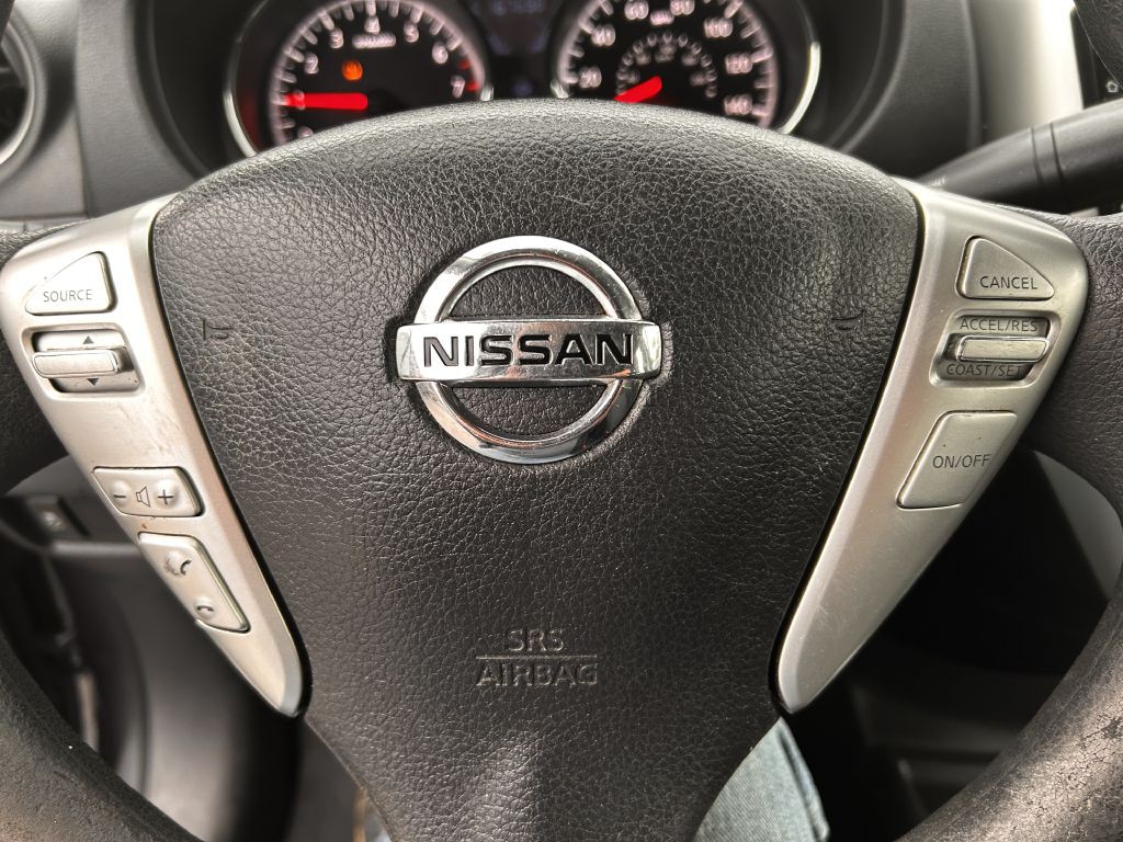 2016 Nissan Versa Image 6