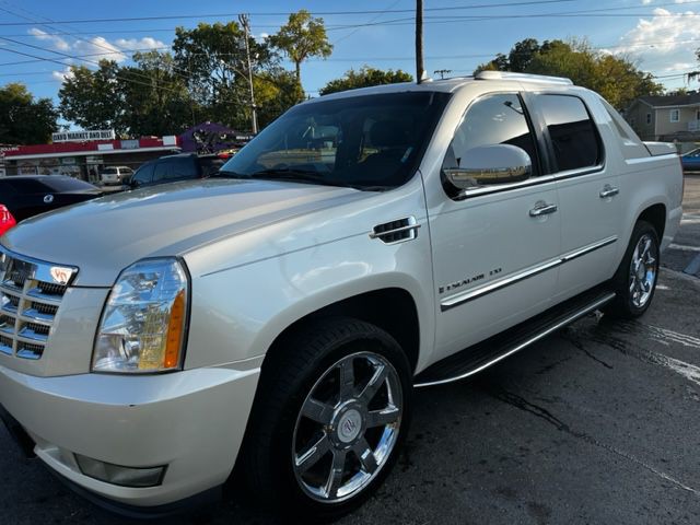 2008 Cadillac Escalade Image 1