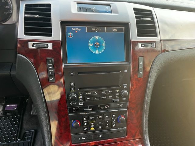 2008 Cadillac Escalade Image 11
