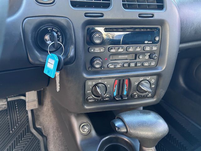 2002 Chevrolet Monte Carlo Image 7