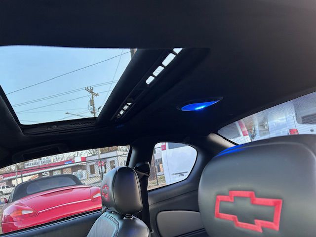 2002 Chevrolet Monte Carlo Image 8