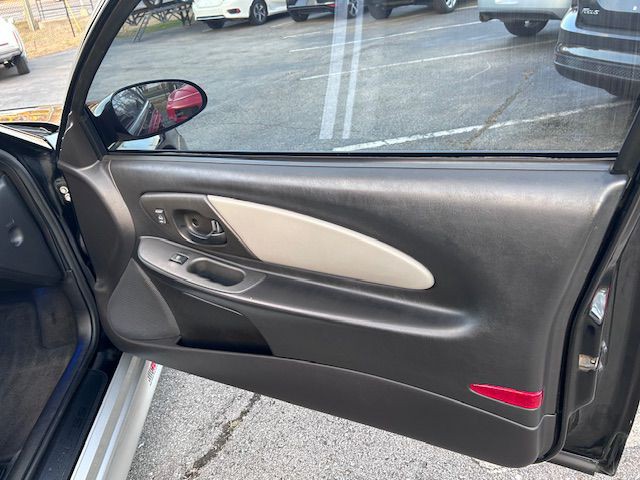 2002 Chevrolet Monte Carlo Image 10