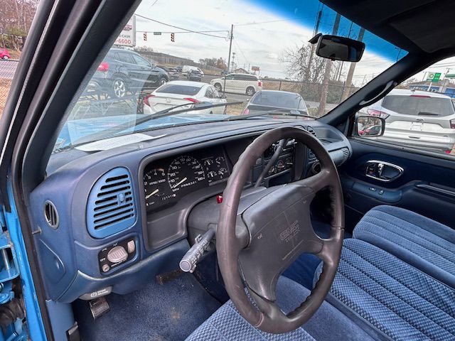 1995 GMC Sierra 1500 Image 6