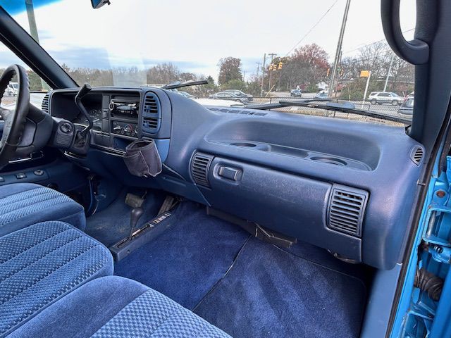 1995 GMC Sierra 1500 Image 10