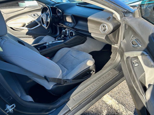 2018 Chevrolet Camaro Image 9