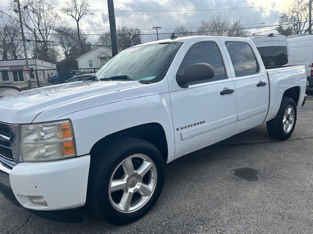 2007 Chevrolet Silverado 1500 Image 1