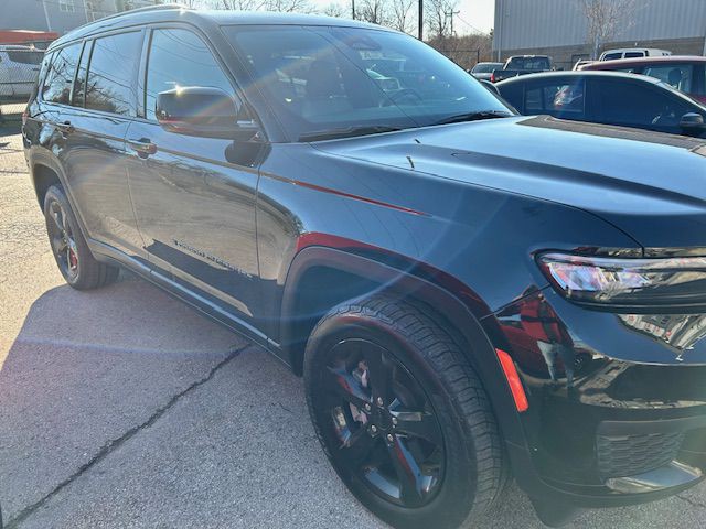 2023 Jeep Grand Cherokee Image 2