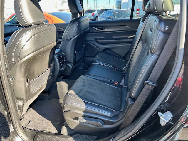 2023 Jeep Grand Cherokee Image 8